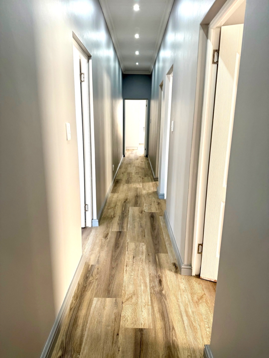 4 Bedroom Property for Sale in Tafelzicht Western Cape